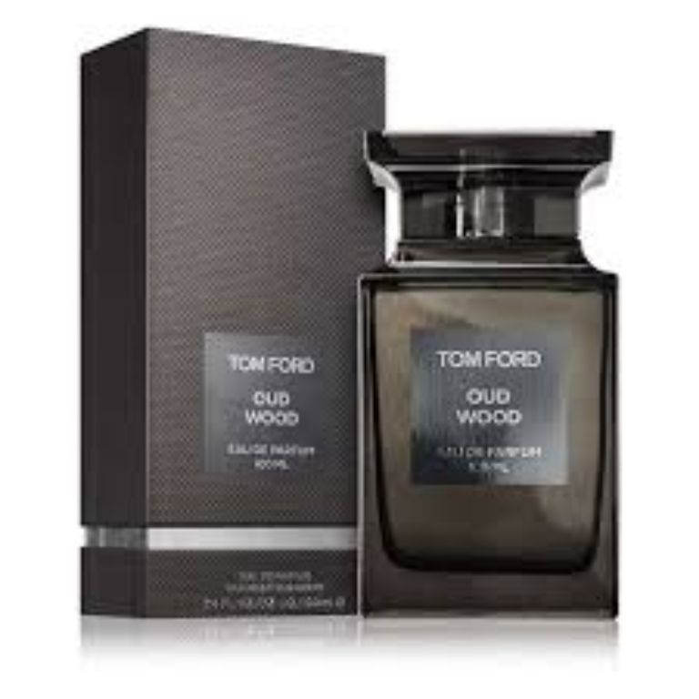 Con madera de oud, ingrediente muy valioso dentro de los perfumes