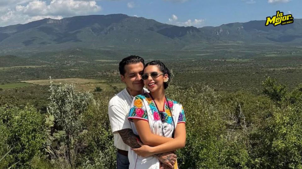 La nueva balada de Nodal ha despertado especulaciones sobre su historia con Ángela Aguilar.