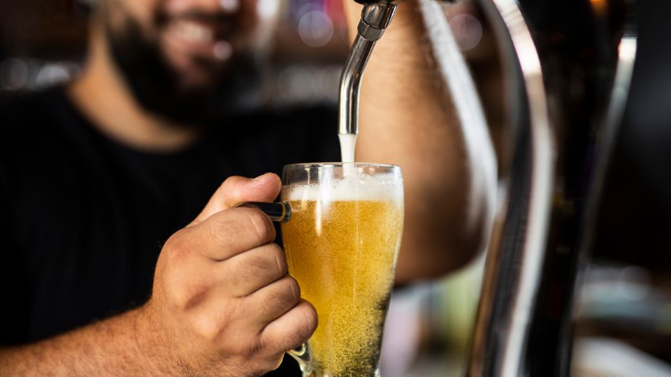 Profeco responde si las cervezas bajas en alcohol y sin alcohol pueden considerarse realmente cervezas.