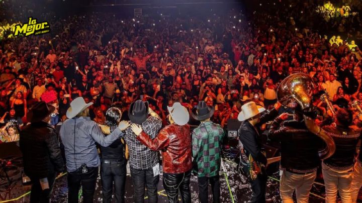 VIDEOS de concierto de Grupo Firme revelan infidelidad: "Mi prima anda con el esposo de mi hermana"