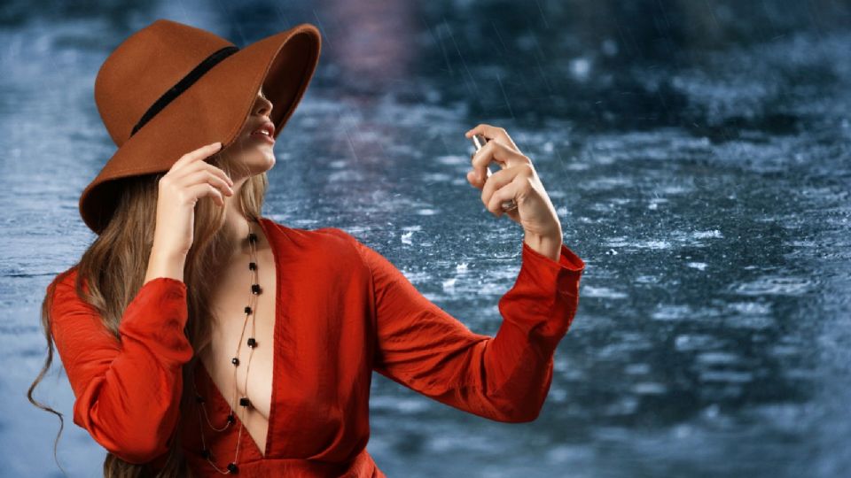 Top 5 perfumes para mujer ideales en días lluviosos