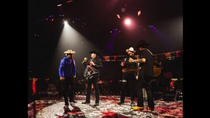 Exitosa noche regia en el Domo Care