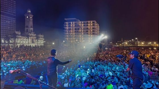 Christian Nodal brilla en el Carnaval de Veracruz