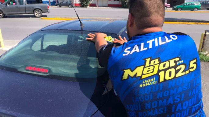 Pega de Calcas de La Mejor FM 102.5 Saltillo