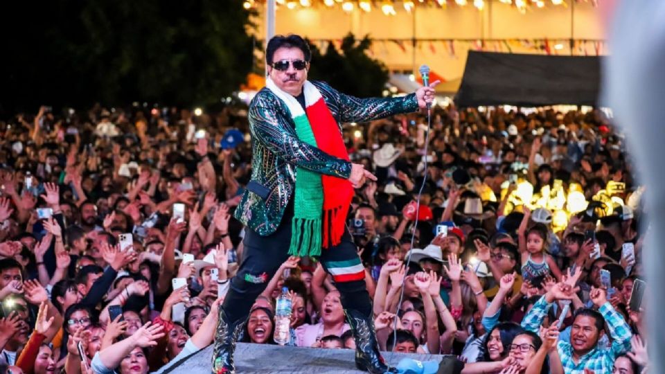 Mi Banda El Mexicano promete una noche inolvidable en la Expoferia Apatzingán 2024, llena de ritmo y alegría para todos.