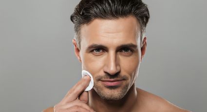 ¿Cara con acné o grasa? Tips para cuidar la piel de hombre