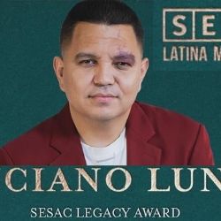 Luciano Luna recibe un reconocimiento en SESAC Latina Music Awards