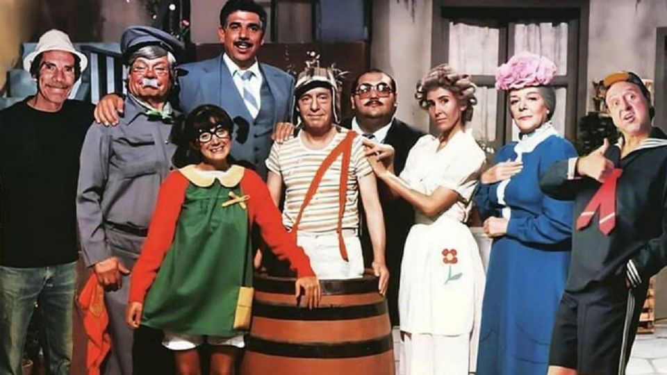 Roberto Gómez Bolaños, conocido artísticamente como 'Chespirito', fue un destacado escritor, actor, comediante, director y productor de televisión mexicano.