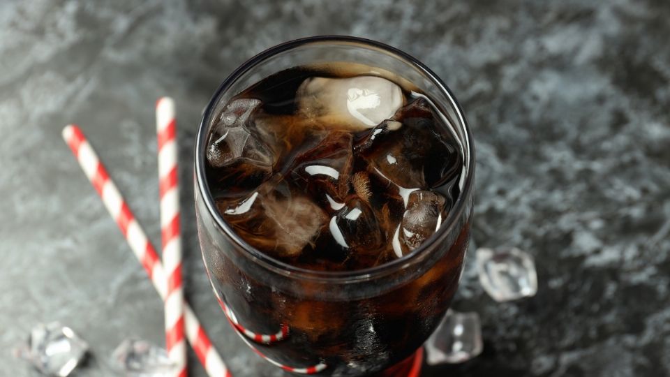 Los refrescos tienen consecuencia en la salud digestiva.