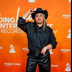 Vivir Quintana brilla en la premier del Latin Grammy