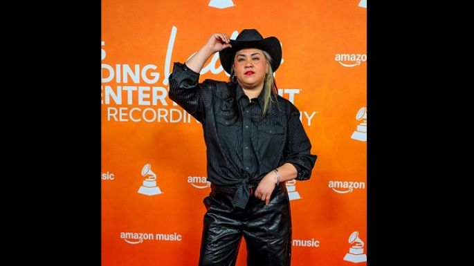 Vivir Quintana brilla en la premier del Latin Grammy