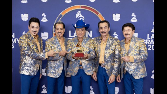 Los Tigres del Norte celebran doble triunfo en los Latin Grammy 2025