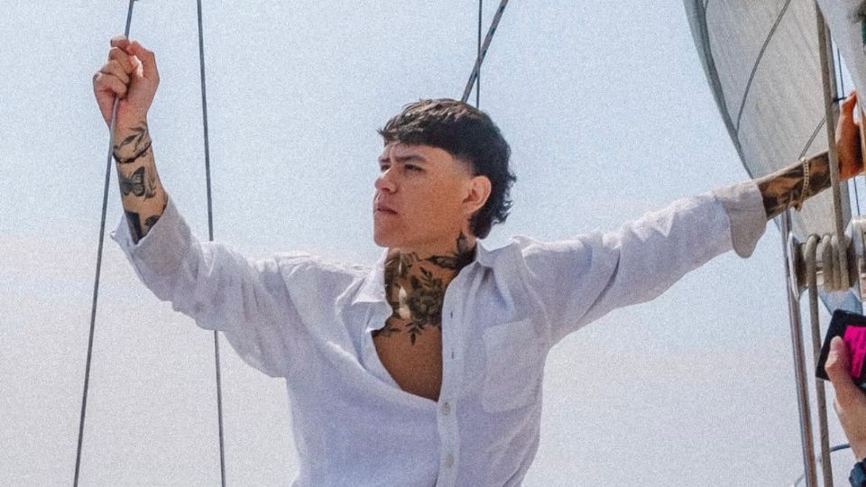 El cantante de corridos Junio H fue cuestionado por presentarse ebrio en uno de sus conciertos.