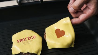 5 quesos amarillos que son 100% queso y Profeco define como "excelentes" por sus nutrientes y sabor