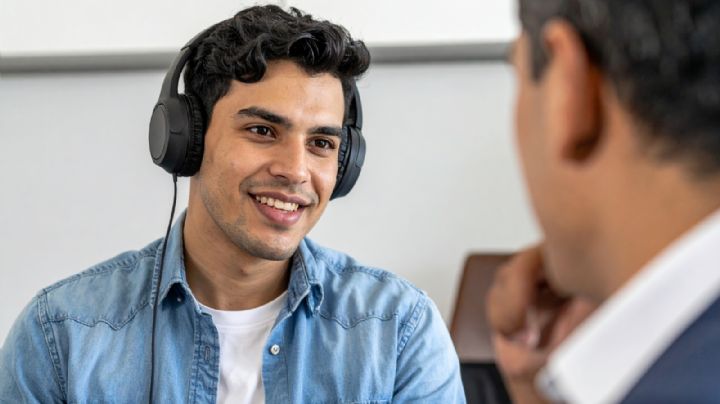 Los audífonos que traducen hasta en 34 idiomas en tiempo real y suenan mejor que JBL