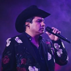 Julión Álvarez desató la euforia en Tijuana con doble sold out