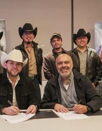 Foto descriptiva de: Duelo anuncia alianza iniciando una nueva etapa en su carrera