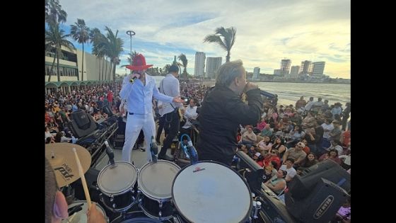Ruge El Felino Farid Aun en el Carnaval de Mazatlán 2026