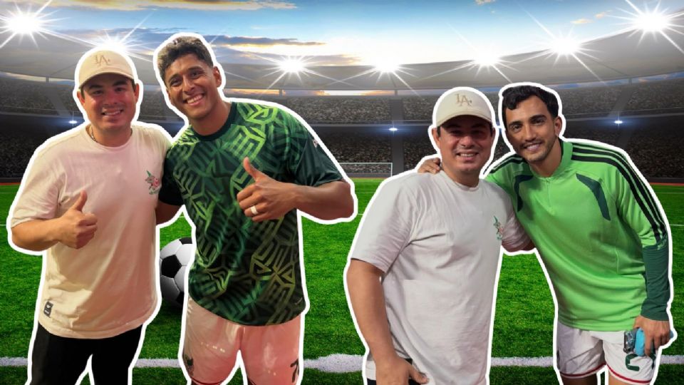 Alfredo Olivas conviviendo con los jugadores de la Selección Mexicana
