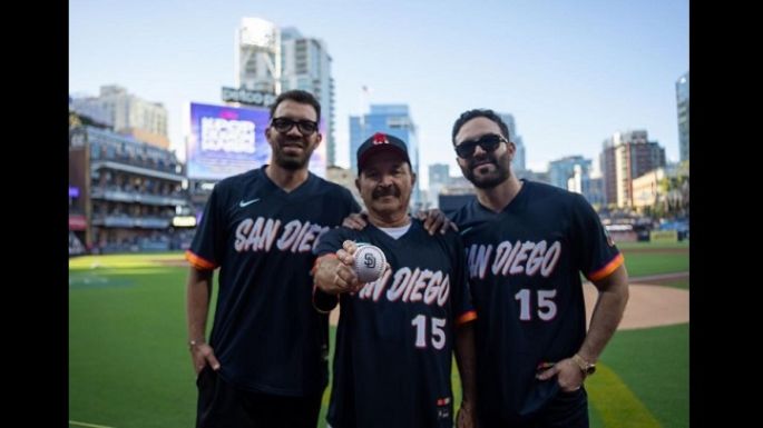 Código FN tira la primera bola en el juego Padres de San Diego y Yankees de NY